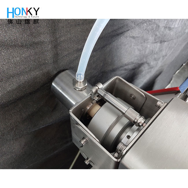 デスクトップタイプ フルオートマティック 40BPM 2ml リアゲントチューブ・フィリング・アンド・キャピング・マシン リアゲント・フィリングのためのロボットアームシステム