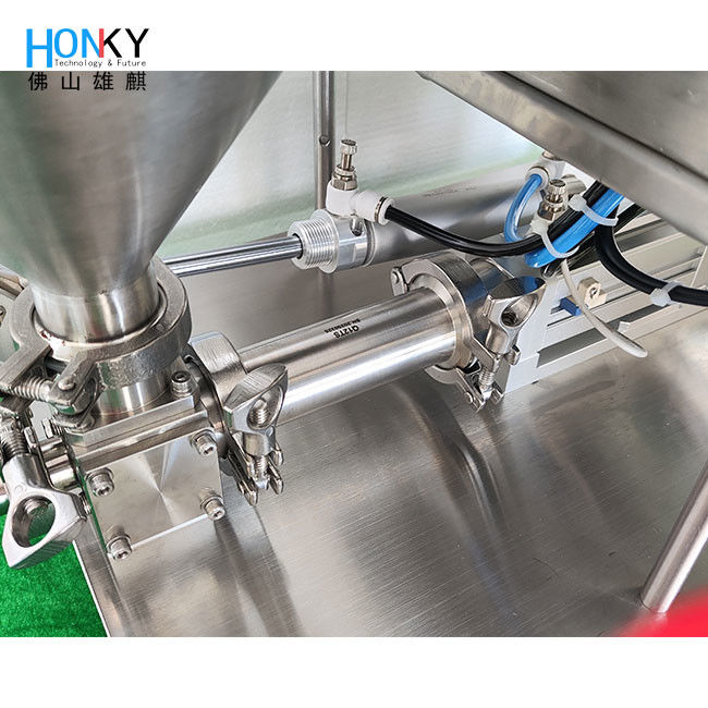 デスクトップコンベア式クリームペーストボトル充填機、Q-Rピストンポンプ付き、小ロットボトル充填用