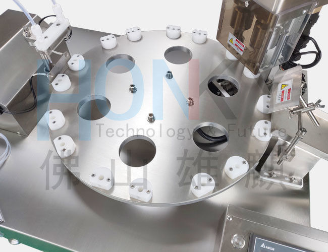 精油のおおうことのための6mlガラス ガラスびんのデスクトップの充填機